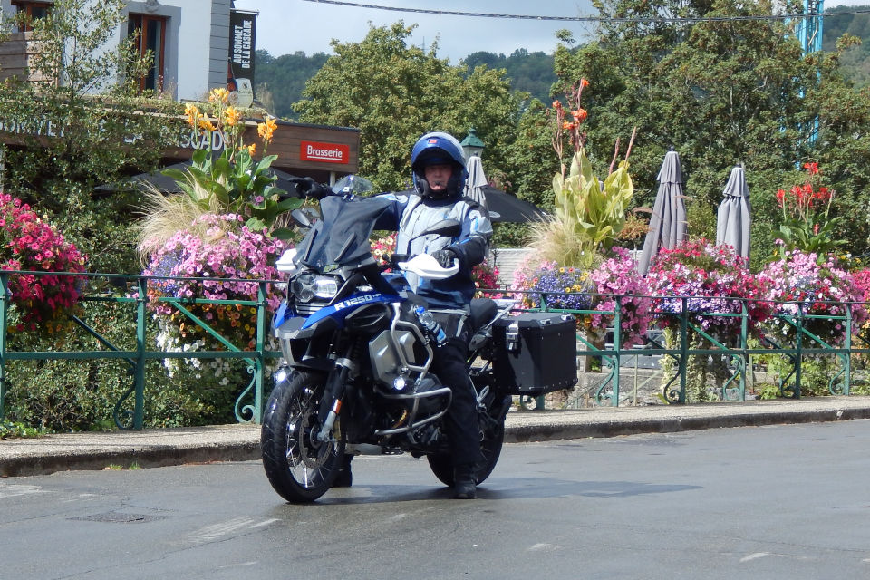 Motorrijbewijspoint Rijswijk examengarantie AVB en AVD